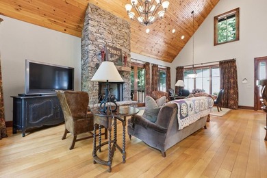 A classic mountain sanctuary nestled within the exclusive Bear - photo 11