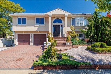 (private lake, pond, coastal) Home Sale Pending in Oceanside New York