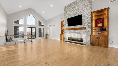 Where LAKE LIVING meets LASTING LUXURY. Sweeping panoramic views - photo 14