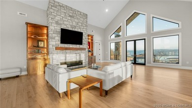Where LAKE LIVING meets LASTING LUXURY. Sweeping panoramic views - photo 15