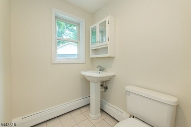 Move in ready opportunity! Refreshed and newly painted 4-bedroom - photo 15