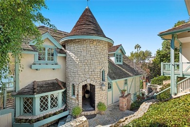 Perched above the Pacific Ocean, this rare Laguna Beach estate - photo 5