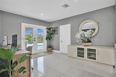 Spectacular single-family pool home featuring 4 bedrooms and 4 - photo 22