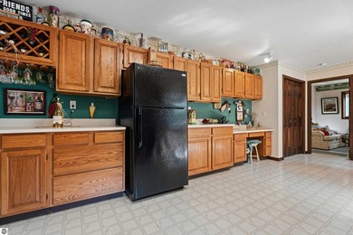 Secluded and wooded lot in Lakewood shores. Original owners have - photo 23