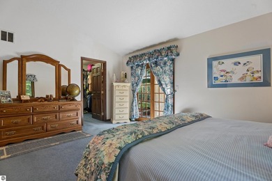 Secluded and wooded lot in Lakewood shores. Original owners have - photo 31