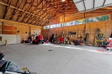 Secluded and wooded lot in Lakewood shores. Original owners have - photo 44