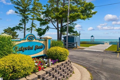 Secluded and wooded lot in Lakewood shores. Original owners have - photo 49