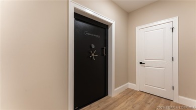 Where LAKE LIVING meets LASTING LUXURY. Sweeping panoramic views - photo 52