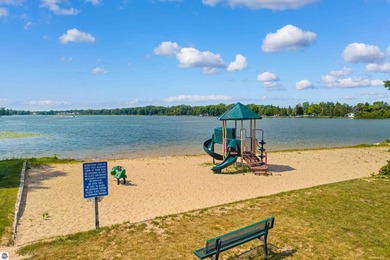 Secluded and wooded lot in Lakewood shores. Original owners have - photo 53
