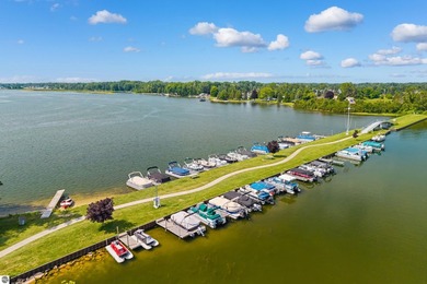 Secluded and wooded lot in Lakewood shores. Original owners have - photo 56