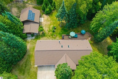 Secluded and wooded lot in Lakewood shores. Original owners have - photo 58