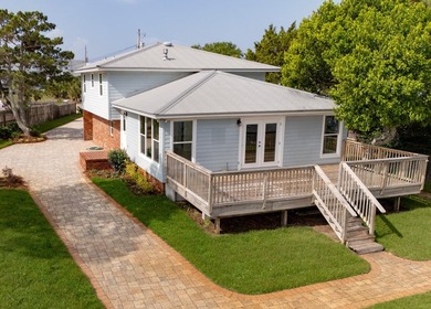 Here is the unicorn waterfront property you've been looking for! - photo 1