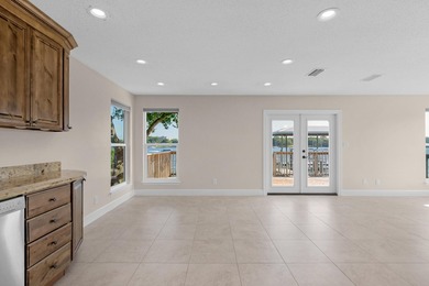 Here is the unicorn waterfront property you've been looking for! - photo 9