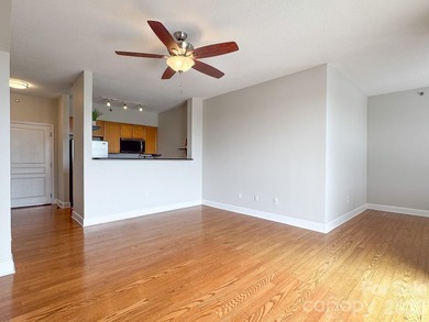Welcome to your urban oasis on the top floor of this highly - photo 11
