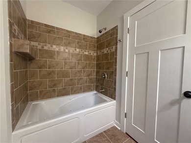 Charming and beautifully renovated spacious home in Historic - photo 22