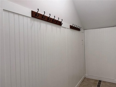 Charming and beautifully renovated spacious home in Historic - photo 29