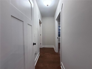 Charming and beautifully renovated spacious home in Historic - photo 31