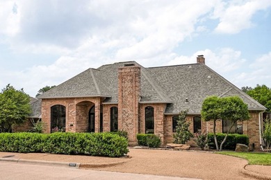 Gorgeous 1.5 story home is impressive on every level! The home - photo 2