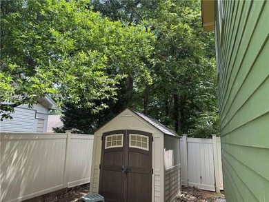 Charming and beautifully renovated spacious home in Historic - photo 34