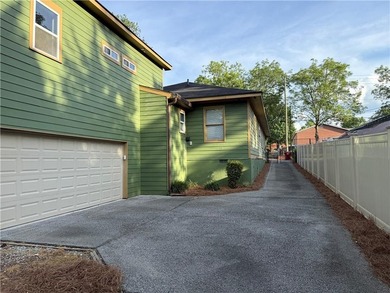 Charming and beautifully renovated spacious home in Historic - photo 37