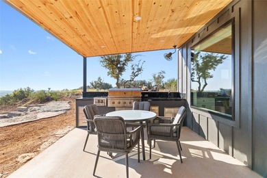 PRICE REDUCTION! 865.9 Acres High-Fenced Ranch with 8-Acre Lake - photo 6