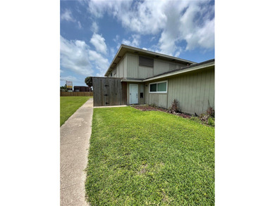 Step into this warm and cozy 2 bed 1.5 bath townhome located in - photo 1