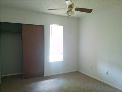 Charming 3-bedroom, 2-bath home located in the established - photo 9