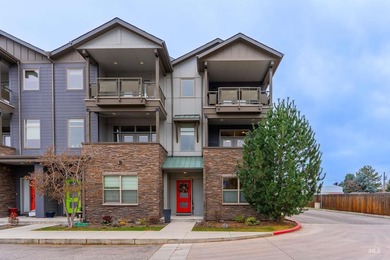 Lake Townhome/Townhouse For Sale in Garden City, Idaho