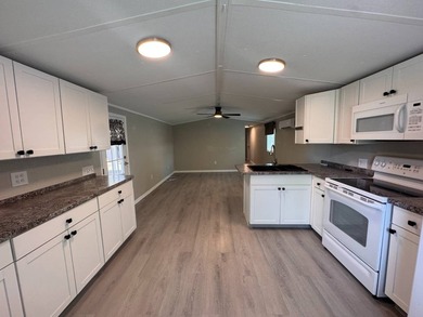 55+/LOT.RENT$680/1986/2BED1BATH/624SQFT/SCREENED.PATIO - photo 5