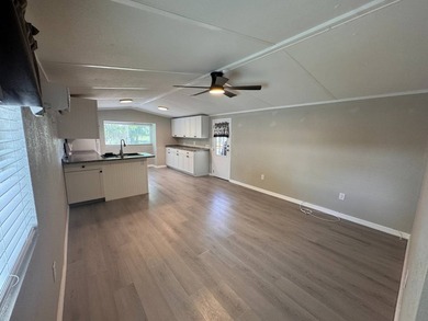 55+/LOT.RENT$680/1986/2BED1BATH/624SQFT/SCREENED.PATIO - photo 10