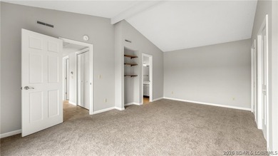 Opportunity to have a 6 bedroom condo is RARE! 6 bedrooms & 3 - photo 17