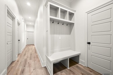 Experience exceptional design and craftsmanship in this modern - photo 19