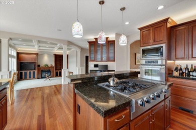 This beautiful home is elegant and sophisticated yet warm and - photo 19