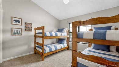 Opportunity to have a 6 bedroom condo is RARE! 6 bedrooms & 3 - photo 23