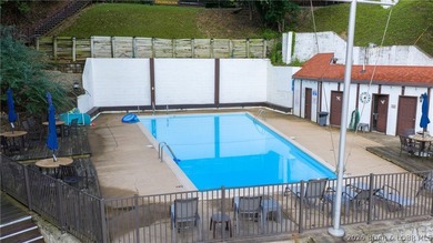 Opportunity to have a 6 bedroom condo is RARE! 6 bedrooms & 3 - photo 32