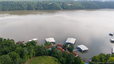Opportunity to have a 6 bedroom condo is RARE! 6 bedrooms & 3 - photo 33