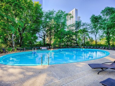 Seldom, if ever, do homes of this caliber, on high floors, come - photo 33