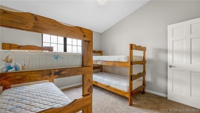 Opportunity to have a 6 bedroom condo is RARE! 6 bedrooms & 3 - photo 37