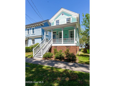 Historic Charm and Downtown New Bern Living! Historic home built - photo 2