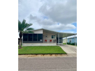 Lake Home For Sale in Zephyrhills, Florida