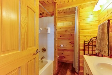 Welcome to your haven on 35.53 acres of fully fenced horse - photo 12