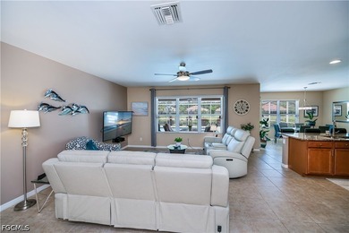 Fantastic POOl home. Spectacular lake views and stunning sunsets - photo 17
