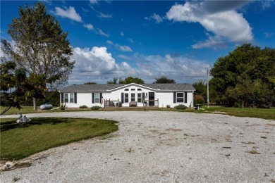 Linn Valley Lakes Home For Sale in Linn Valley Kansas