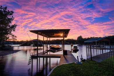 Seller has assumable 2.875 percent mortgage! This stunning - photo 1
