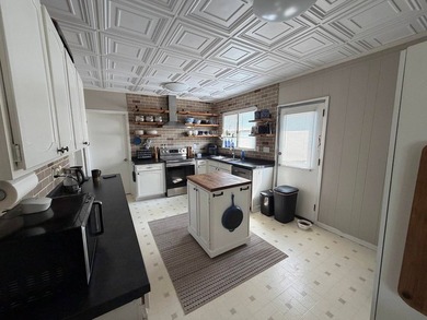 Disregard listing price. Property will be sold at auction - photo 4