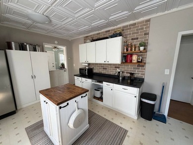 Disregard listing price. Property will be sold at auction - photo 6