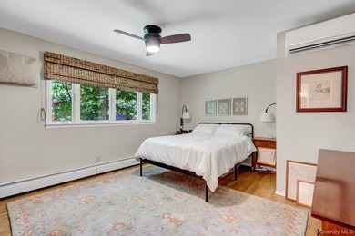 Welcome to 16 Maplewood Drive, Northport - privately set on a - photo 17