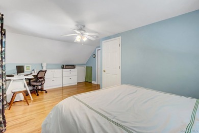 Welcome to 16 Maplewood Drive, Northport - privately set on a - photo 26