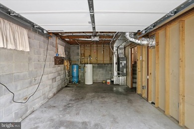 This property has the feel buyers are hoping to find when they - photo 31