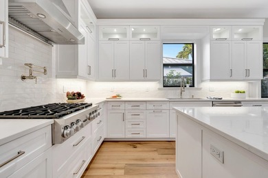 GRAND NEW! This beautiful estate has it all. Features an amazing - photo 12